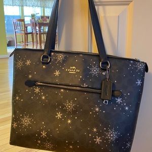 Coach Snowflake ❄️ Gallery Tote